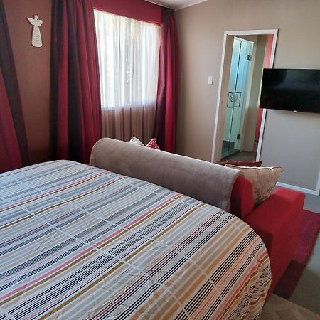 Bed And Breakfast Happy Home Taupo Accommodation Esterno foto