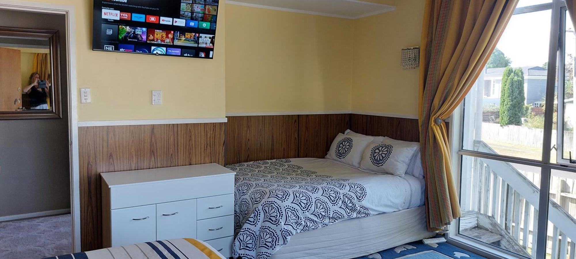 Bed And Breakfast Happy Home Taupo Accommodation Esterno foto
