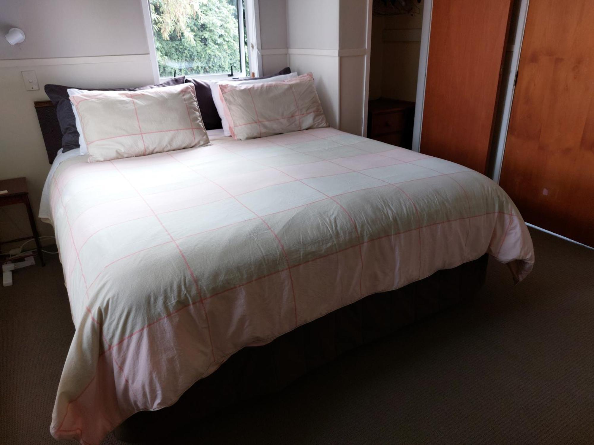 Bed And Breakfast Happy Home Taupo Accommodation Esterno foto