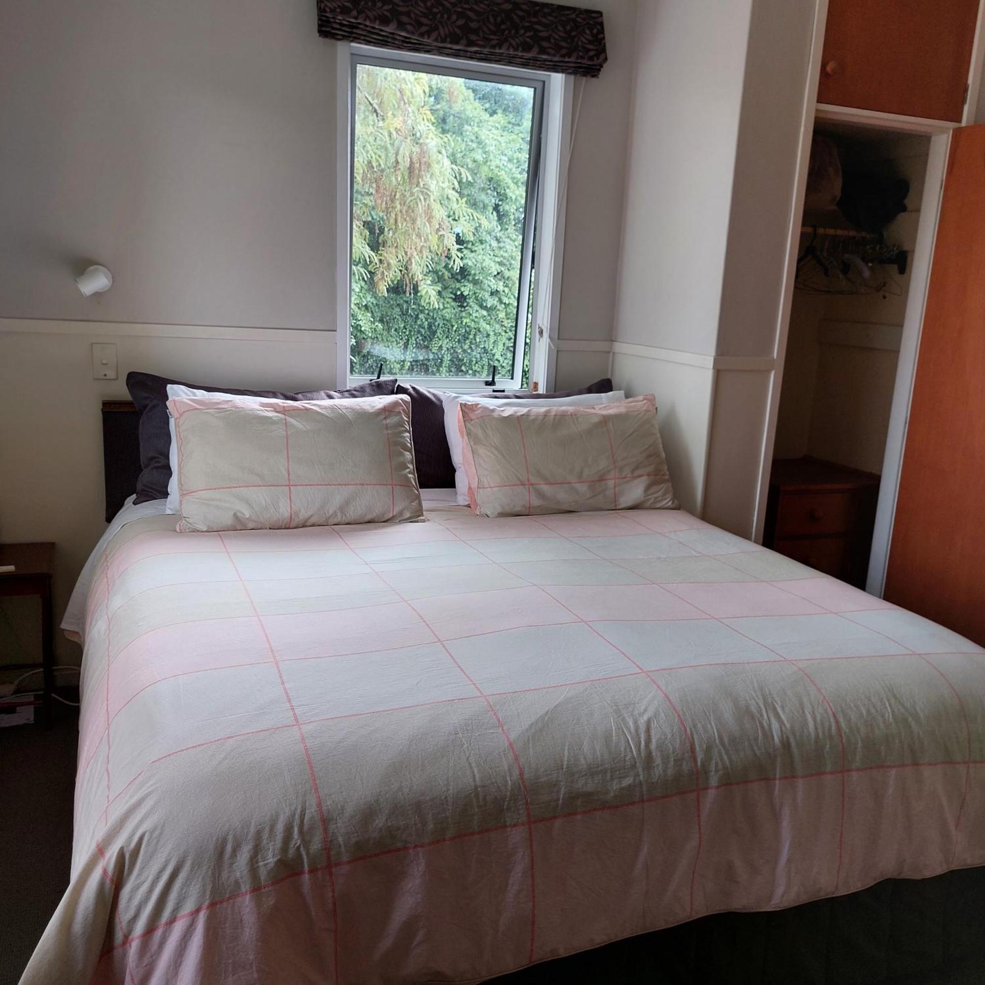 Bed And Breakfast Happy Home Taupo Accommodation Esterno foto