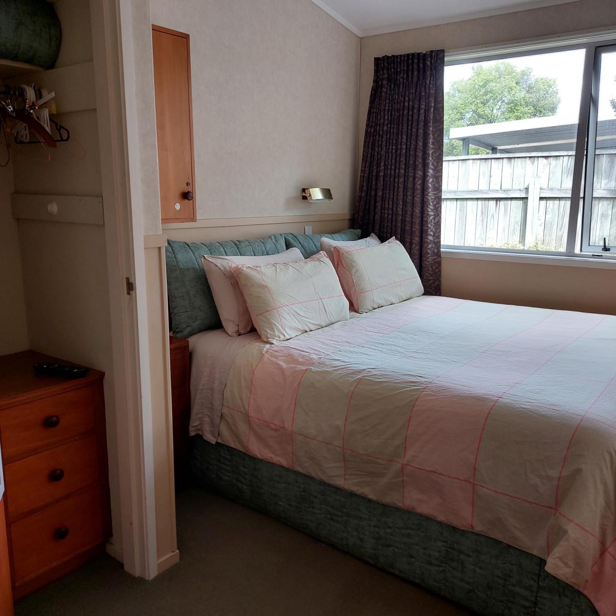 Bed And Breakfast Happy Home Taupo Accommodation Esterno foto