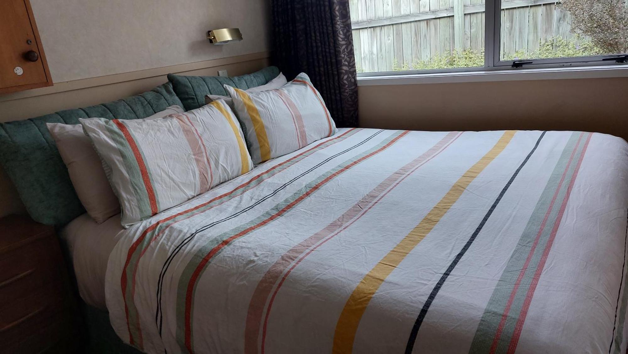 Bed And Breakfast Happy Home Taupo Accommodation Esterno foto