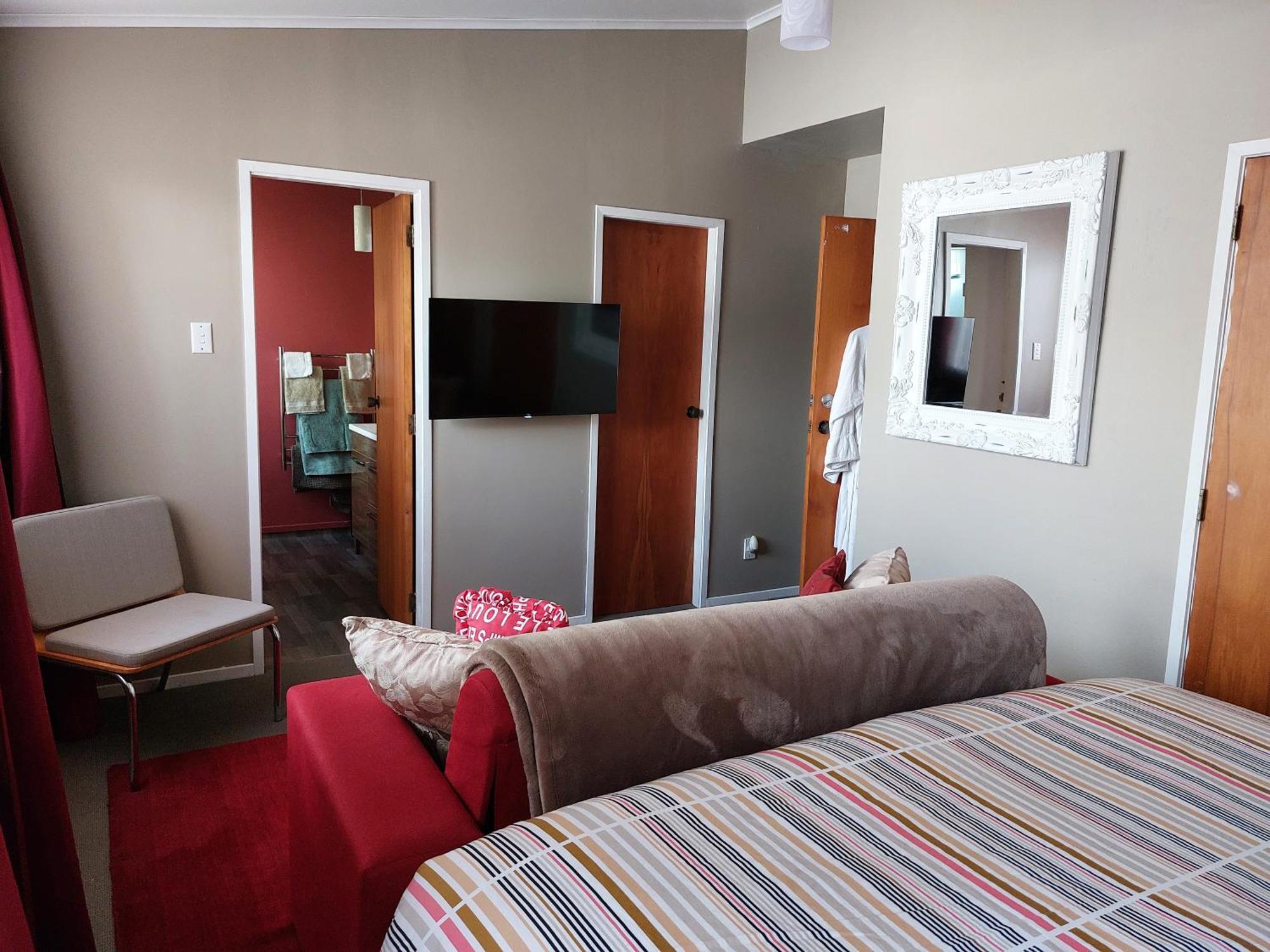 Bed And Breakfast Happy Home Taupo Accommodation Esterno foto